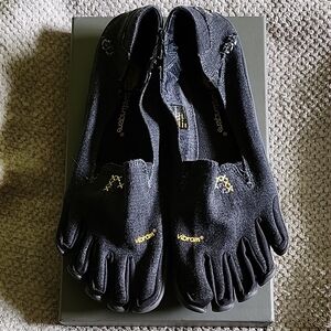 Vibram Black FiveFingers Toe Shoes